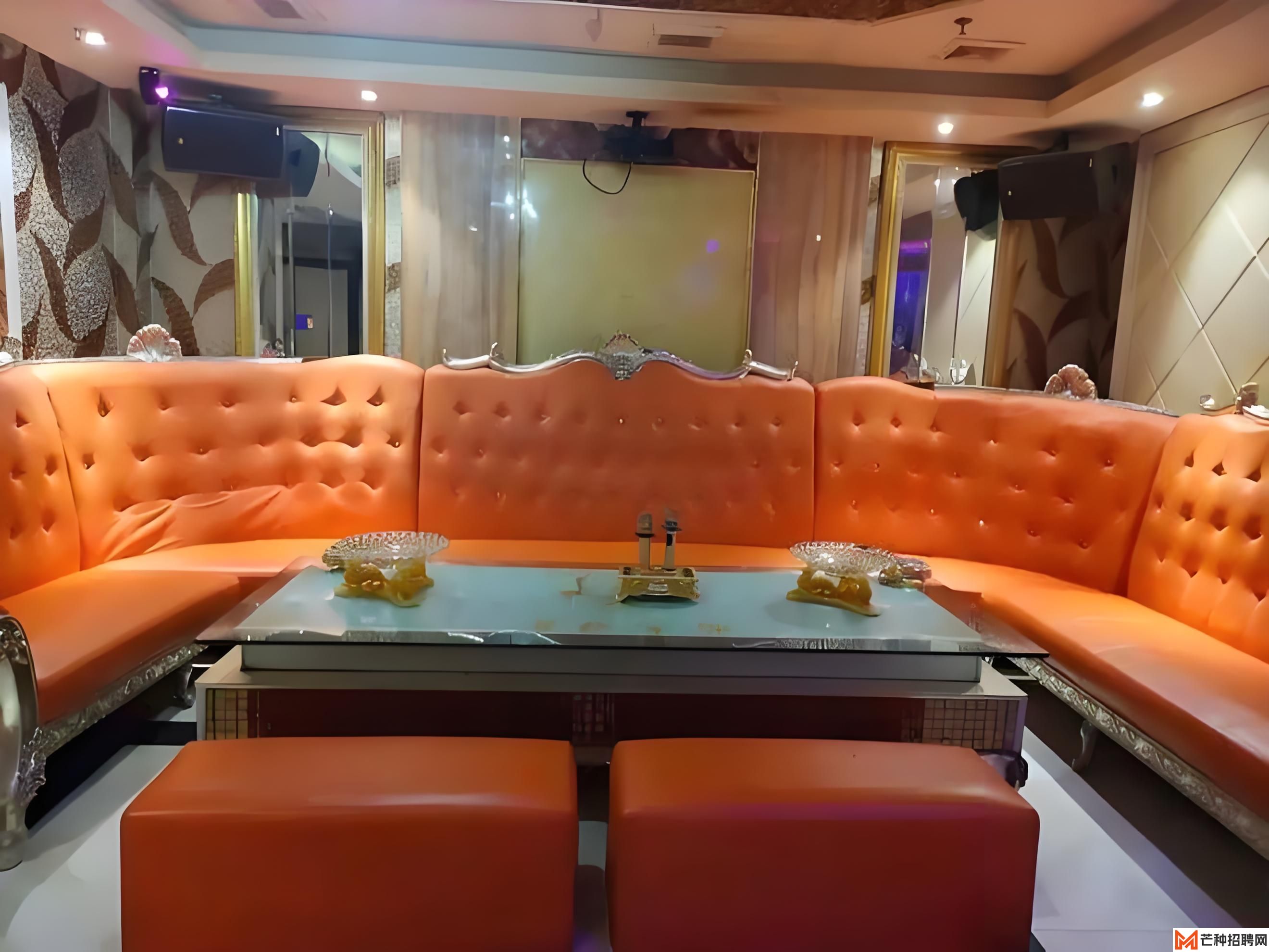 玩转重庆：沉浸式剧场酒吧的新体验